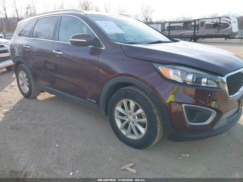 5XYPGDA50JG421627 2018 Kia Sorento 3.3L Lx auction photo 1