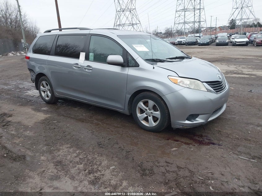 5TDKK3DC8CS176255 2012 Toyota Sienna Le V6 8 Passenger auction photo 1