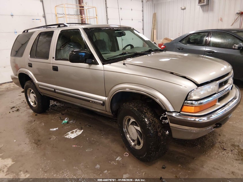 1GNDT13W6Y2208275 2000 Chevrolet Blazer Lt auction photo 1
