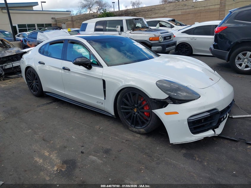 PORSCHE PANAMERA GTS