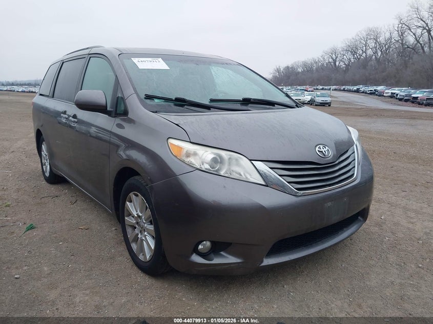 5TDDK3DC8BS015623 2011 Toyota Sienna Xle auction photo 1