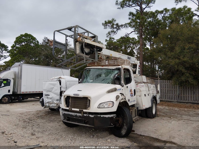 3ALACWDU6HDJG1130 2017 Freightliner M2 106 photo 1