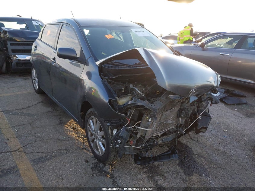 TOYOTA MATRIX 2010. Lot# 44080218. VIN 2T1KU4EE5AC351552. Photo 1