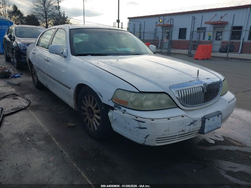 2004 Lincoln Town Car Signature