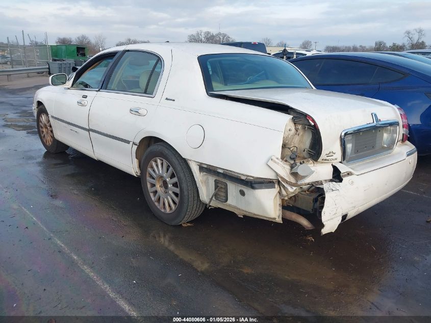 2004 Lincoln Town Car Signature