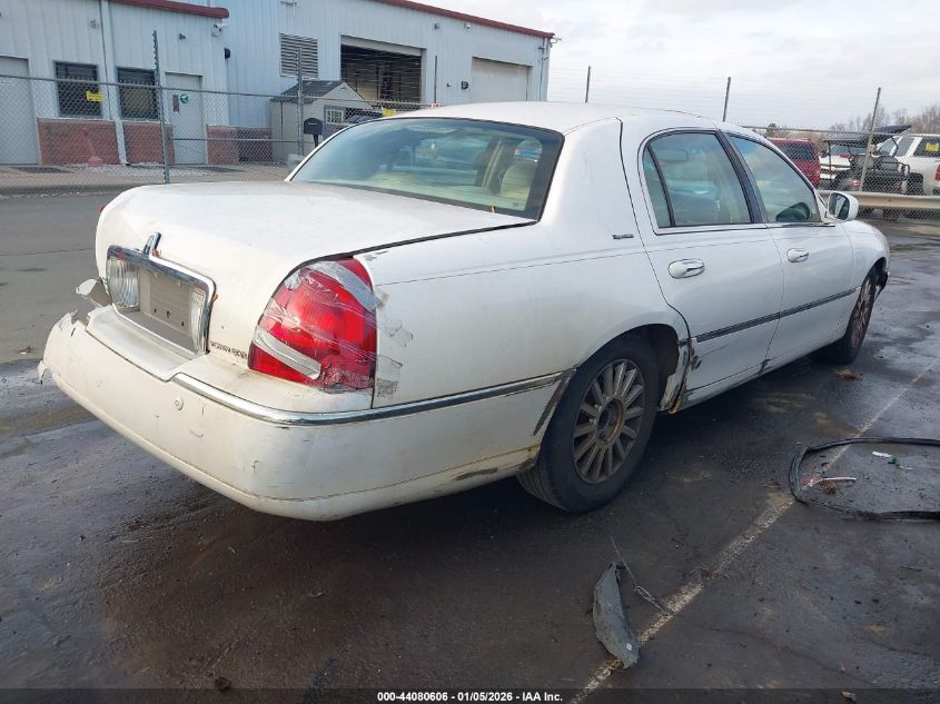 2004 Lincoln Town Car Signature