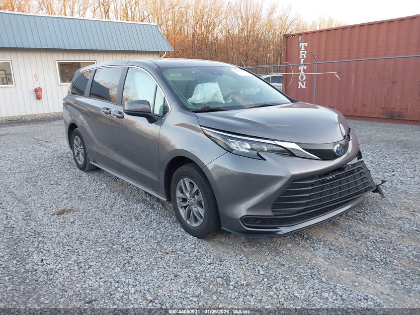 2024 TOYOTA SIENNA  (VIN: 5TDKRKECXRS210497)