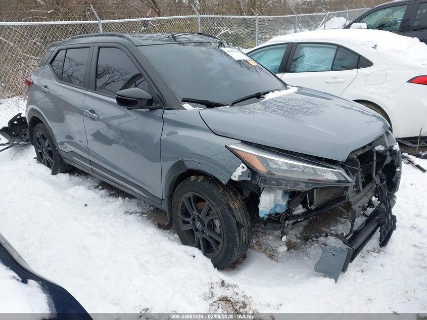 2023 Nissan Kicks Sr Xtronic Cvt