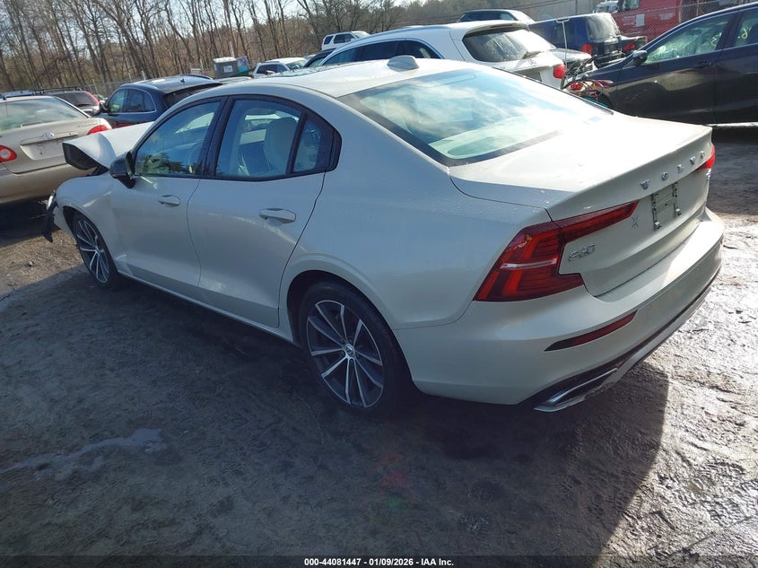 2022 Volvo S60 B5 Momentum
