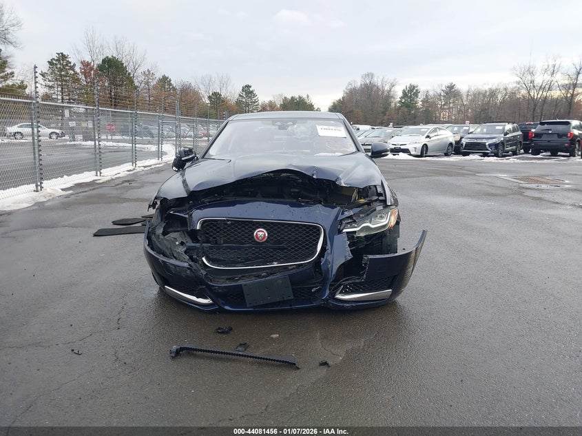 2016 Jaguar Xf 35T Prestige VIN: SAJBK4BV5GCY19857 Lot: 44081456