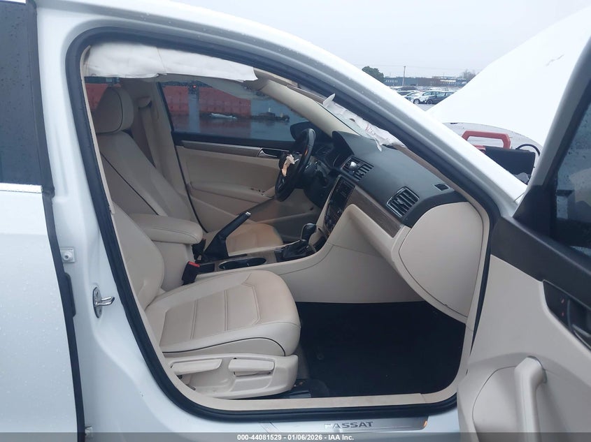 2018 Volkswagen Passat 2.0T Se