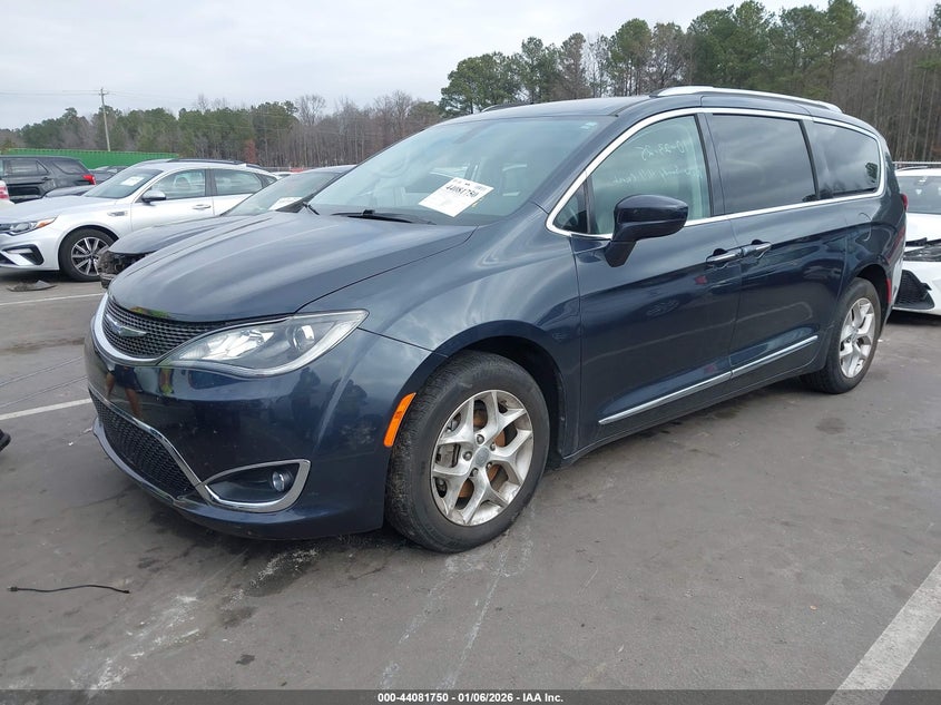 2020 Chrysler Pacifica Touring L
