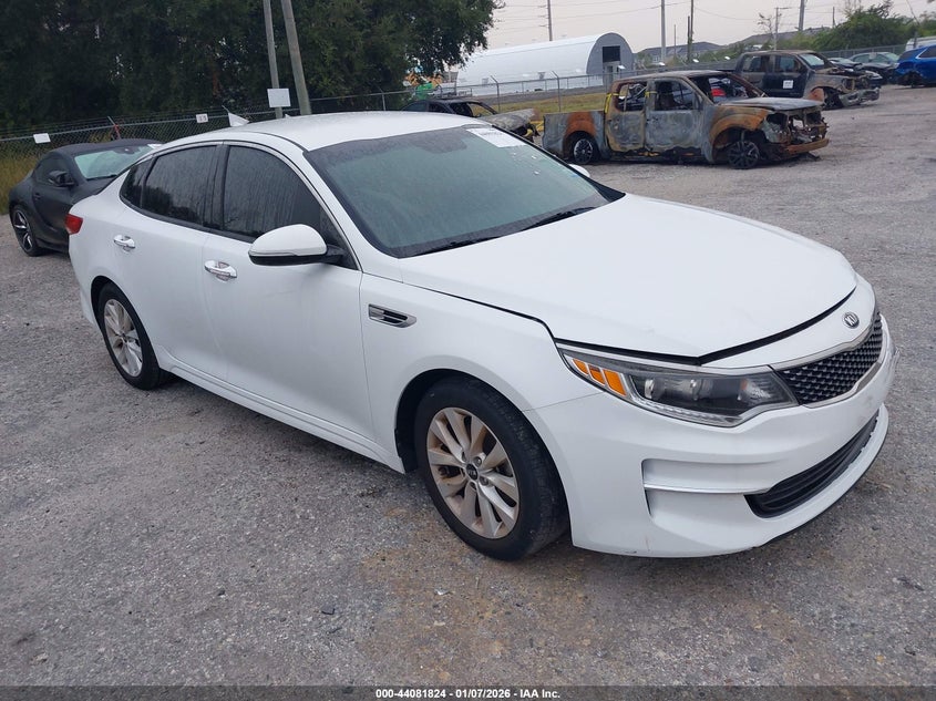 5XXGU4L3XJG245856 2018 Kia Optima Ex auction photo 1