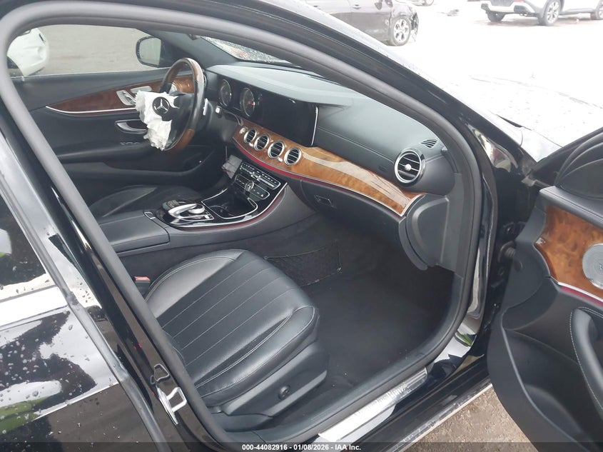 2017 Mercedes-Benz E 300