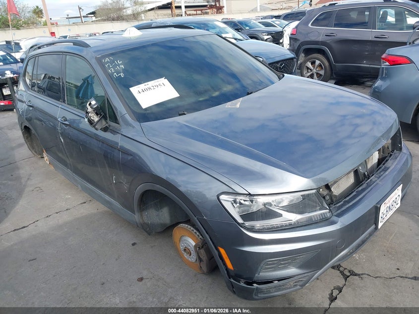 3VV1B7AXXJM094309 2018 Volkswagen Tiguan 2.0T S auction photo 1