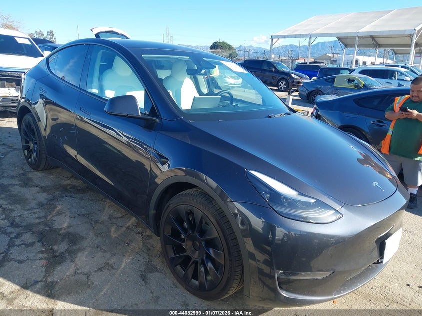 2024 Tesla Model Y Long Range Dual Motor All-Wheel Drive