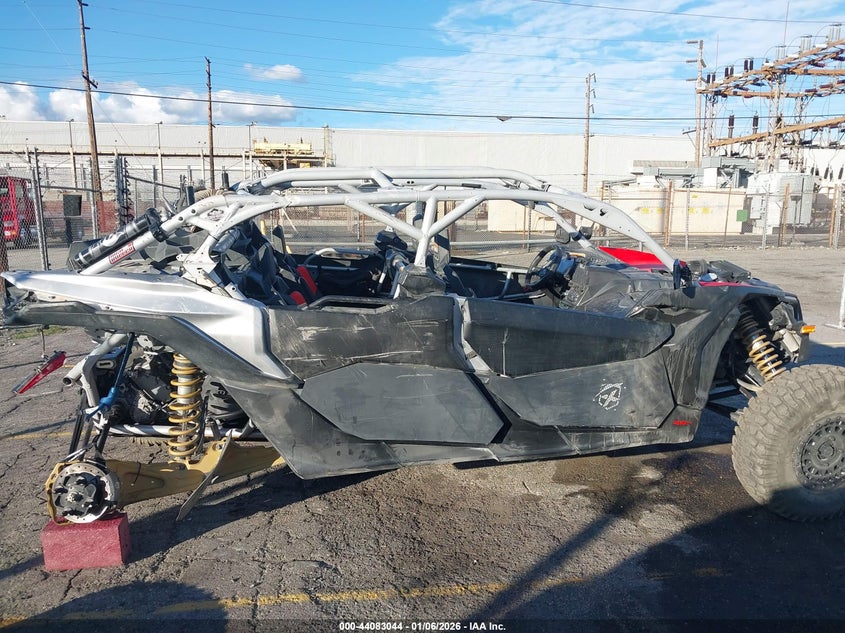 VIN 3JBVNAW21KK000559 2019 CAN-AM MAVERICK X3 MAX X RS TURBO R