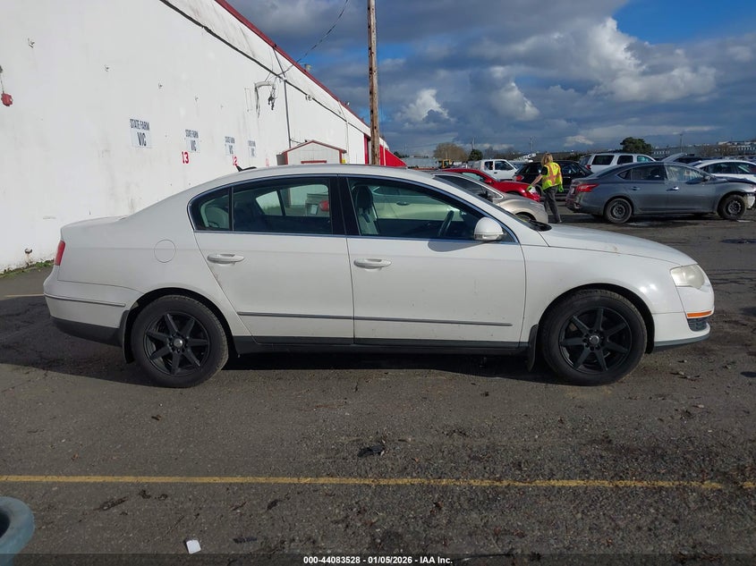 2006 Volkswagen Passat 2.0T VIN: WVWAK73C16P179680 Lot: 44083528