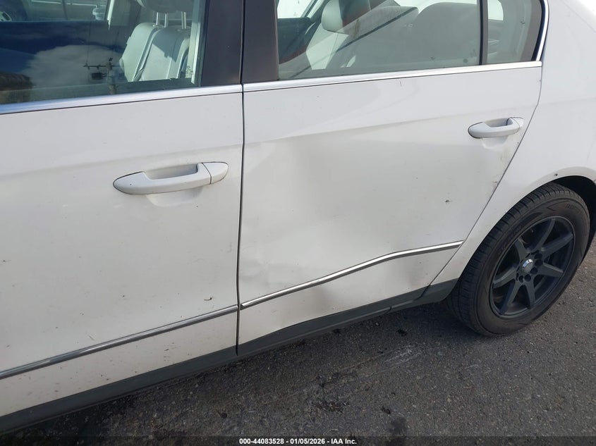 2006 Volkswagen Passat 2.0T VIN: WVWAK73C16P179680 Lot: 44083528