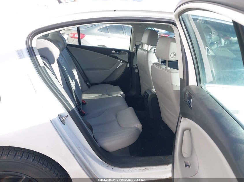 2006 Volkswagen Passat 2.0T VIN: WVWAK73C16P179680 Lot: 44083528