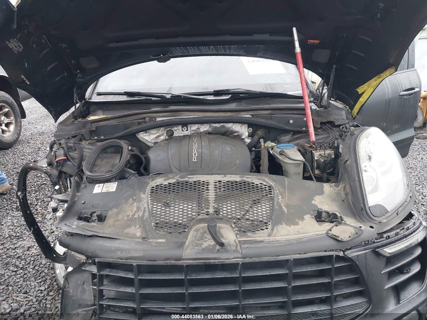 VIN WP1AA2A56JLB04210 2018 PORSCHE MACAN