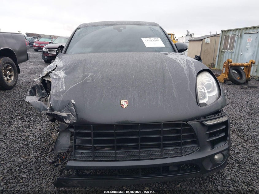 VIN WP1AA2A56JLB04210 2018 PORSCHE MACAN