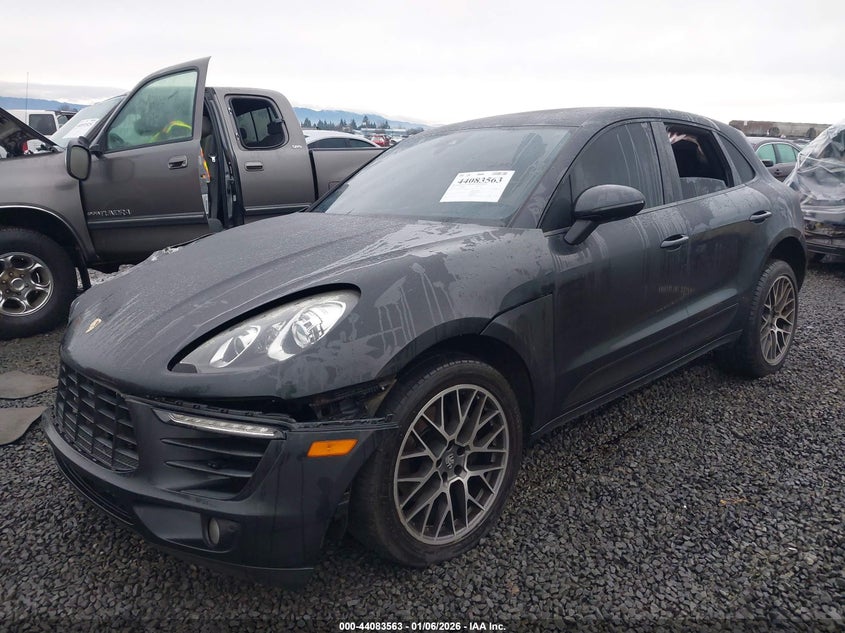 VIN WP1AA2A56JLB04210 2018 PORSCHE MACAN