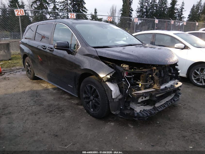 2021 Toyota Sienna Le