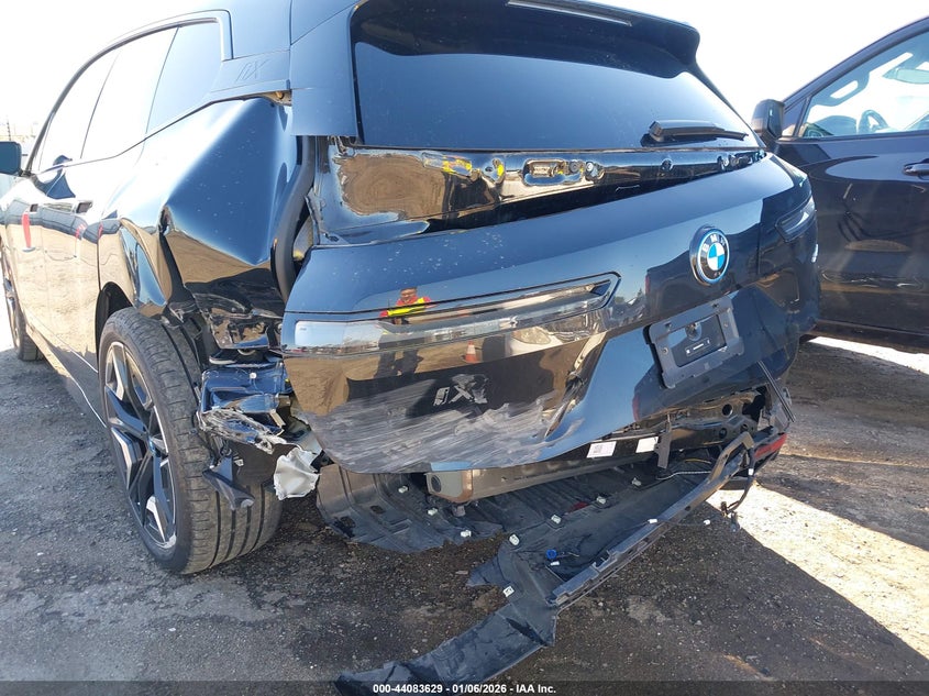 2025 BMW Ix xDrive50 VIN: WB523CF03SCT07734 Lot: 44083629