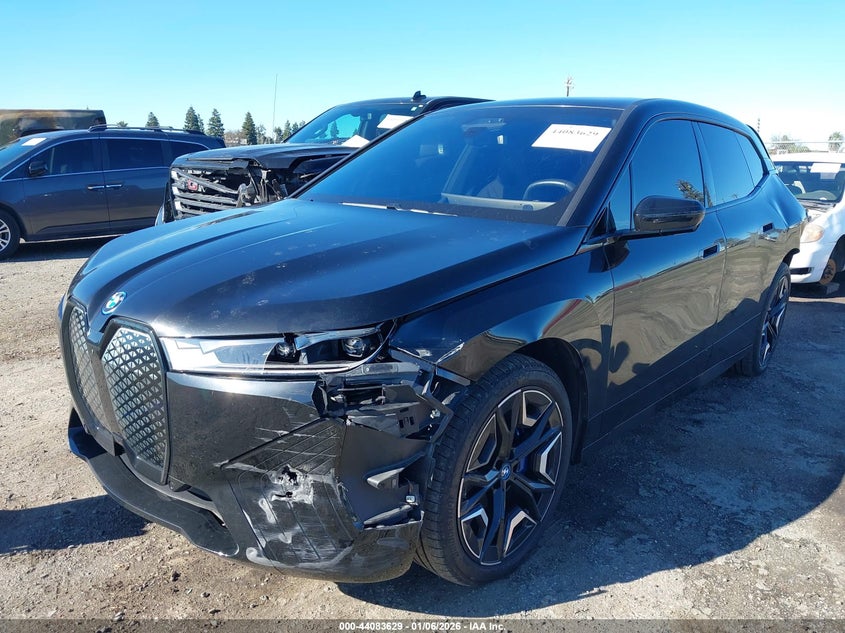 2025 BMW IX auction photo 2