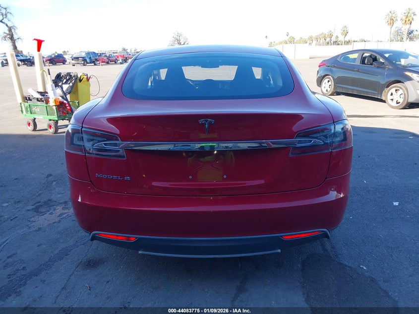 2013 Tesla Model S VIN: 5YJSA1AC3DFP10926 Lot: 44083775