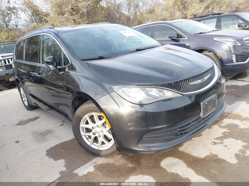 2C4RC1DGXLR172770 2020 Chrysler Voyager Lxi auction photo 1