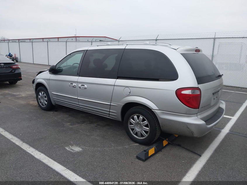2004 Chrysler Town & Country Touring