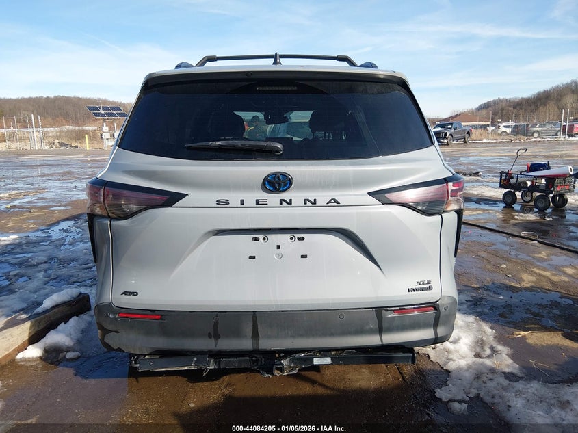 VIN 5TDCSKFC4RS114923 2024 TOYOTA SIENNA WOODLAND EDITION