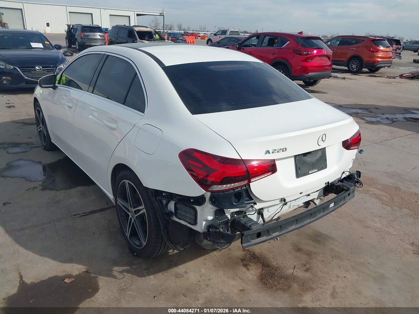 2019 Mercedes-Benz A 220