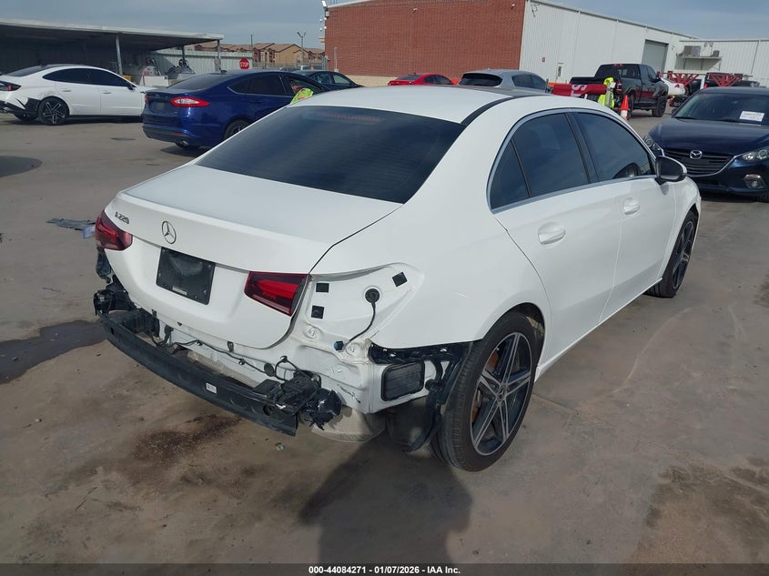2019 Mercedes-Benz A 220