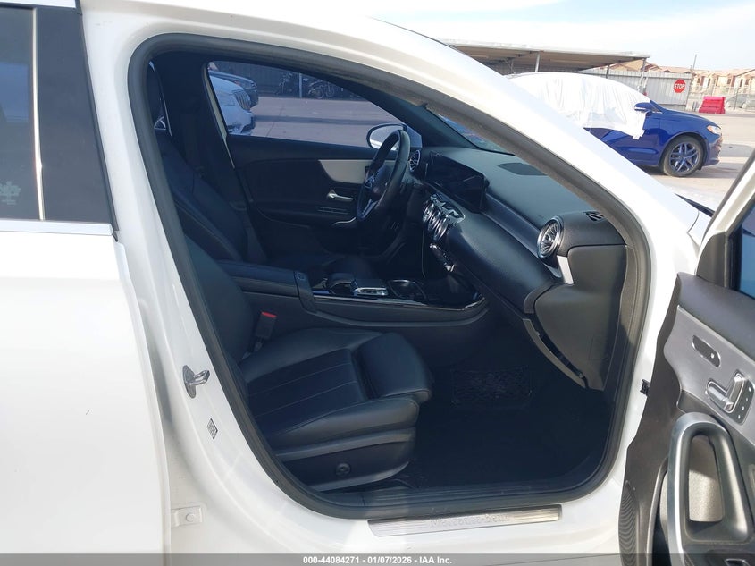 2019 Mercedes-Benz A 220