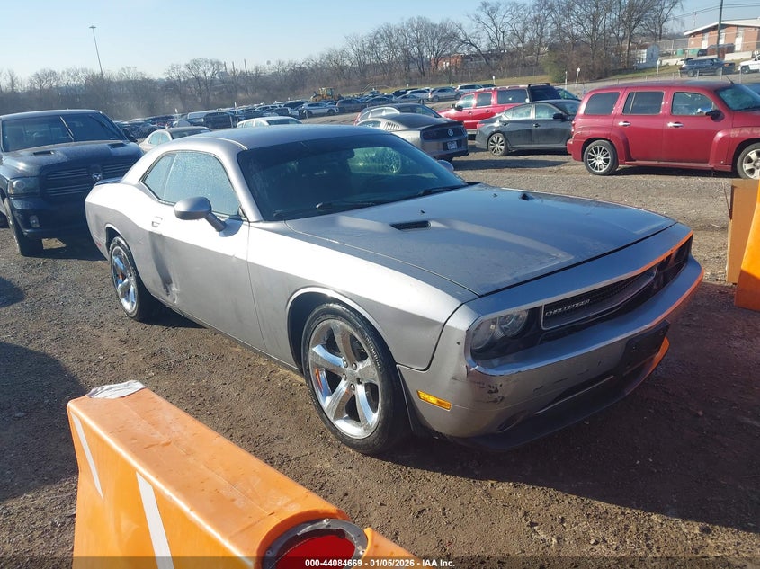 2C3CDYAG6DH611393 2013 Dodge Challenger Sxt auction photo 1