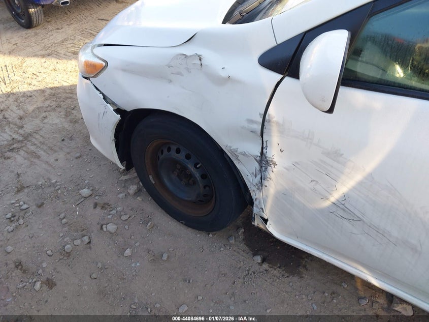 2011 TOYOTA COROLLA auction photo 6