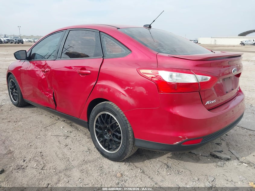 Vin: 1fahp3f24cl409832, lot: 44580783, ford focus se 20123