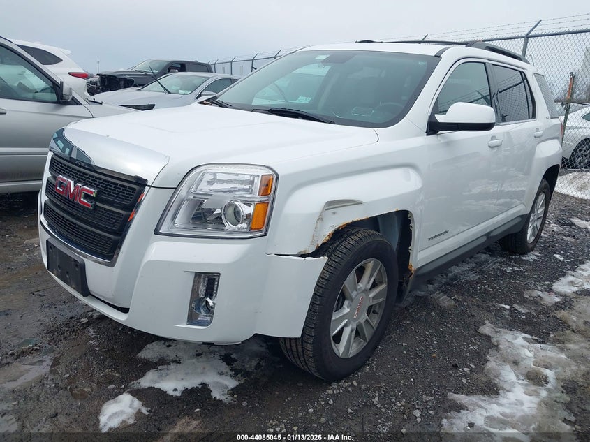 2013 GMC TERRAIN auction photo 2