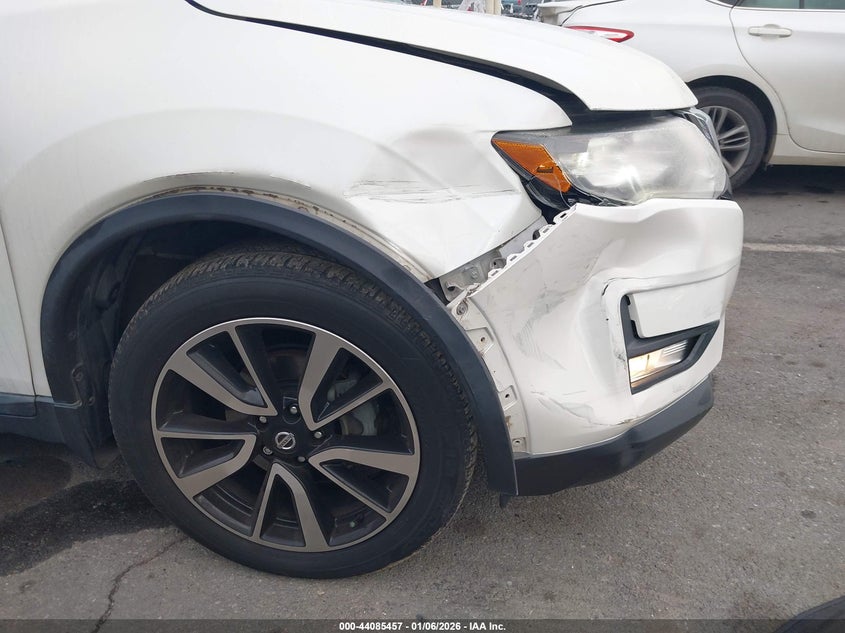 VIN 5N1AT2MT7KC736748 2019 NISSAN ROGUE SL