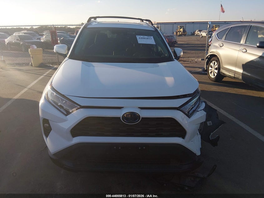 VIN 2T3RWRFV4LW084241 2020 TOYOTA RAV4 HYBRID XLE