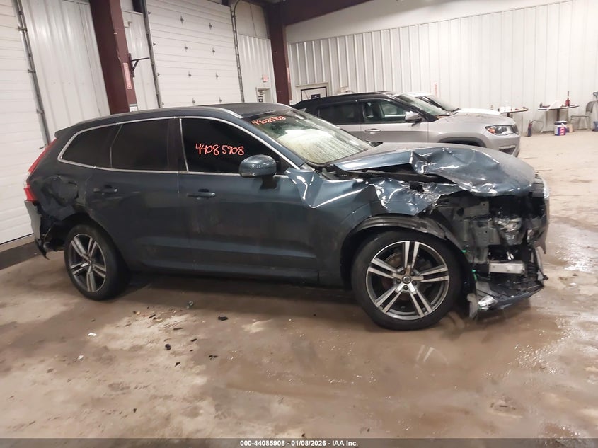 VIN YV4102DK0M1845780 2021 VOLVO XC60 T5 MOMENTUM