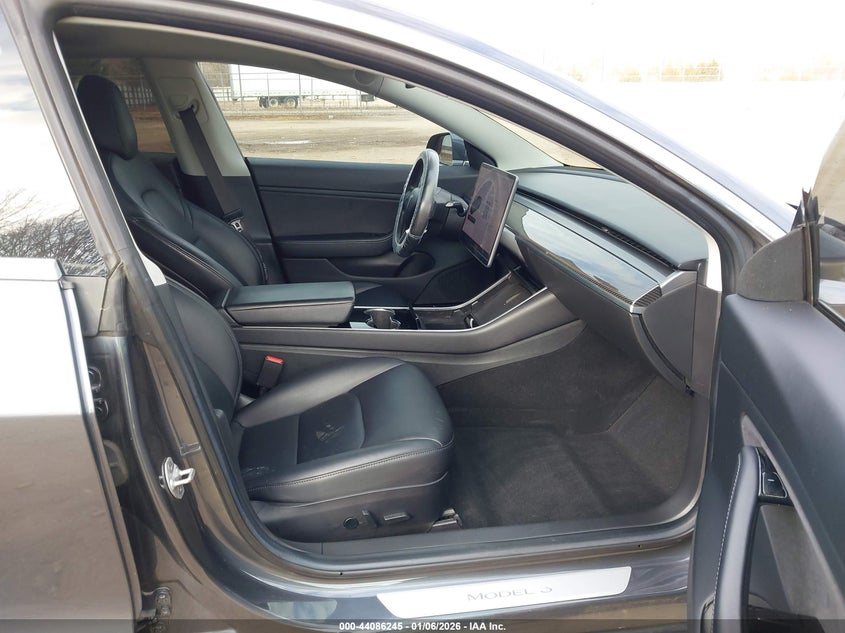 2018 Tesla Model 3 Long Range/Performance