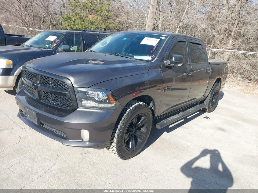 Vin: 1c6rr7mt1js124981, lot: 44582147, ram 1500 night  4x4 5'7 box 20182