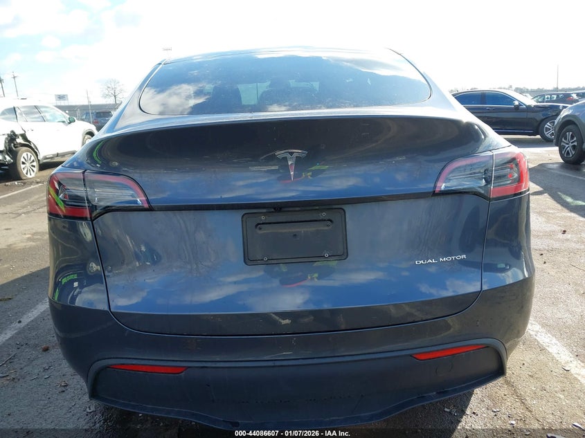 2023 Tesla Model Y Awd/Long Range Dual Motor All-Wheel Drive VIN: 7SAYGDEE2PA103779 Lot: 44086607