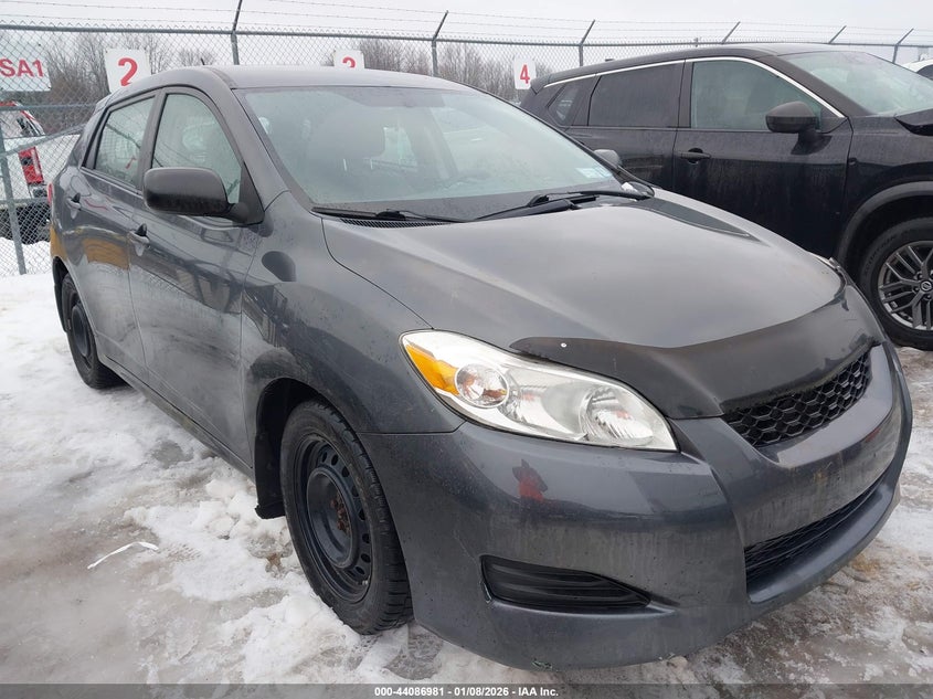 TOYOTA MATRIX 2010. Lot# 44086981. VIN 2T1KU4EE1AC212681. Photo 1