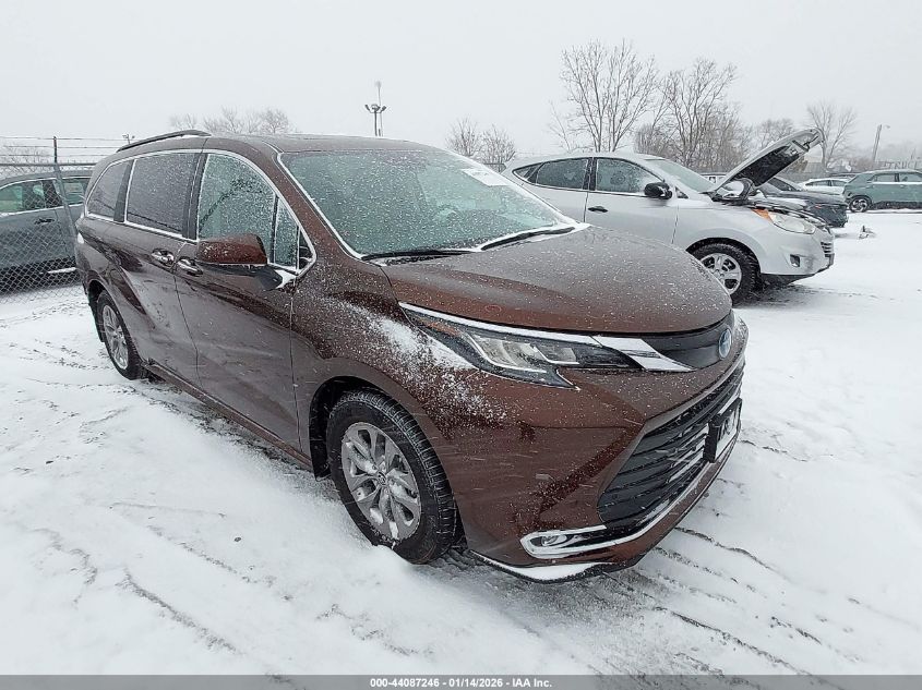 2022 Toyota Sienna Xle