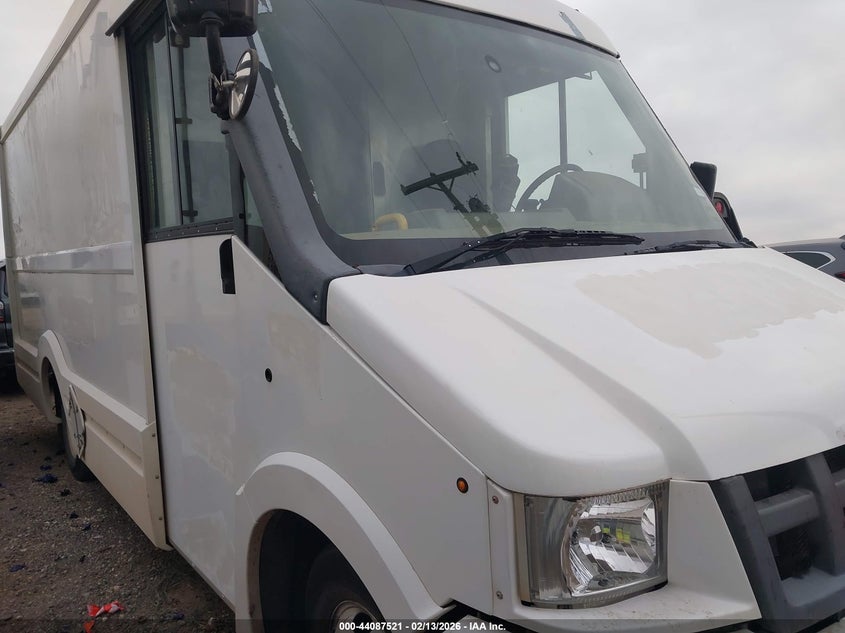 2016 ISUZU NPR auction photo 1